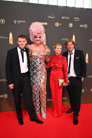 Johannes Hegemann, Olivia Jones, Annette Frier und Begleitung