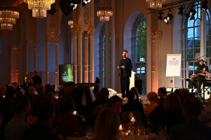 Jan Köppen moderiert den Abend